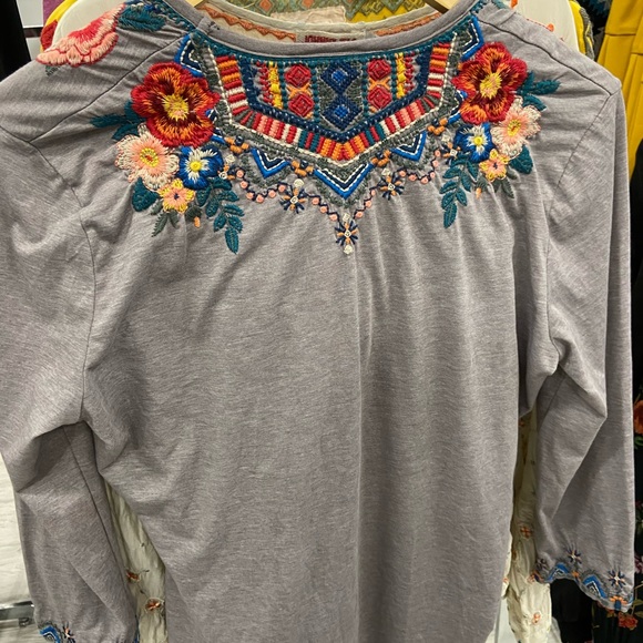 ☀️JOHNNY WAS Tia Blouse☀️ - Picture 2 of 2